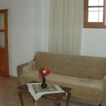 Hellen Apartment *