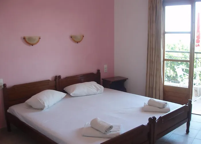 Hellen מגלי אמוס