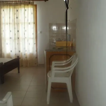 Hellen * מגלי אמוס