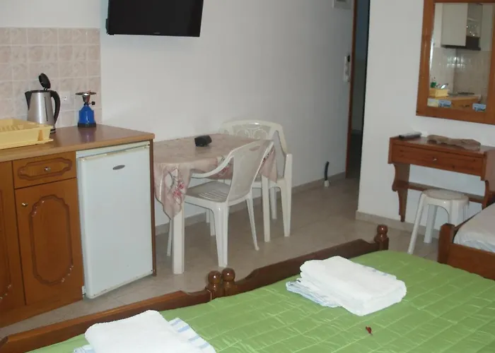 Hellen Megali Ammos (Skiathos)